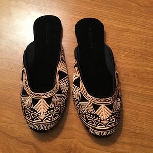 Like new Shiraleah  slip on flats/mules S/M